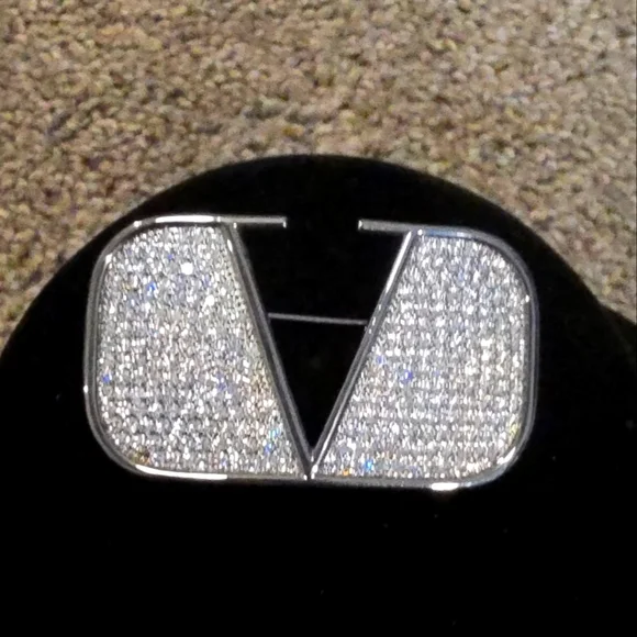 Valentino Silver Crystal V Brooch - Picture 1 of 8